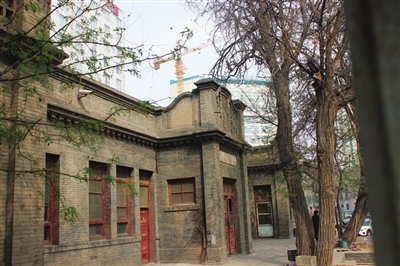 平视到仰视:长高的银川